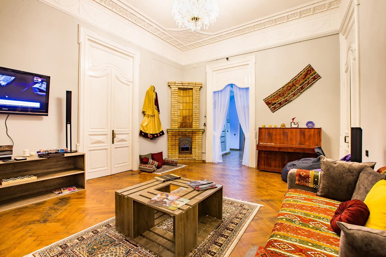 באקו Khamsa Hostel מראה חיצוני תמונה